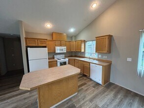 1028 E 29th Ave in Spokane, WA - Building Photo - Building Photo