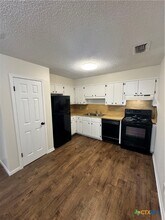 4006 Retama St in Victoria, TX - Building Photo - Building Photo