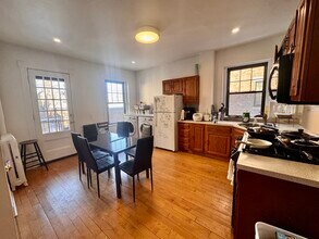 1173 Commonwealth Ave, Unit 3 in Boston, MA - Foto de edificio - Building Photo