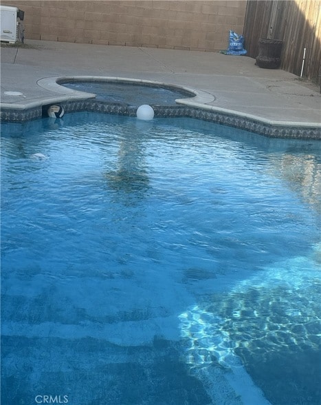 13380 Larkhaven Dr in Moreno Valley, CA - Foto de edificio - Building Photo