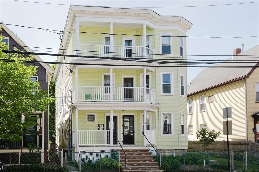 250 Walden St in Cambridge, MA - Building Photo