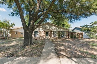 2426 Denmark Dr in Garland, TX - Building Photo