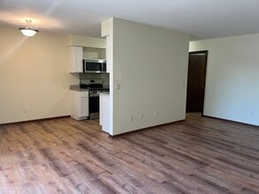 Greenwoods Apartments in Farmington Hills, MI - Foto de edificio - Building Photo