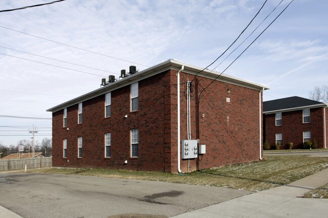 8610 Standing Oak Dr in Louisville, KY - Foto de edificio - Building Photo