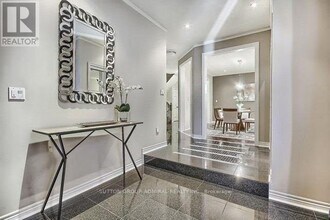 70 Vivaldi Dr in Vaughan, ON - Building Photo - Building Photo