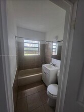 1402 NW 13th Ct in Fort Lauderdale, FL - Building Photo - Building Photo