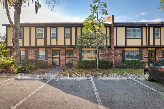 8204 Oxford Forest Dr in Jacksonville, FL - Building Photo - Building Photo