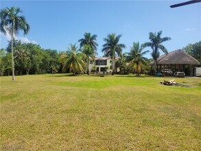 5259 Myrtle Ln in Naples, FL - Building Photo - Building Photo
