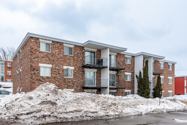 5344 De La Bataille-De-Carillon St in Lévis, QC - Building Photo - Building Photo