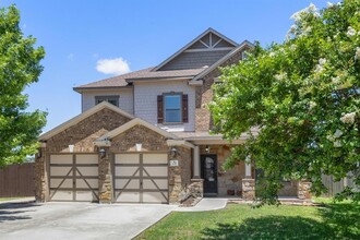 135 Clematis Ct in Kyle, TX - Building Photo - Building Photo