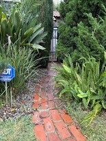 532 S Irving Blvd in Los Angeles, CA - Building Photo