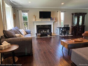 2077 Holly Berry Ln in Commerce Township, MI - Building Photo - Building Photo
