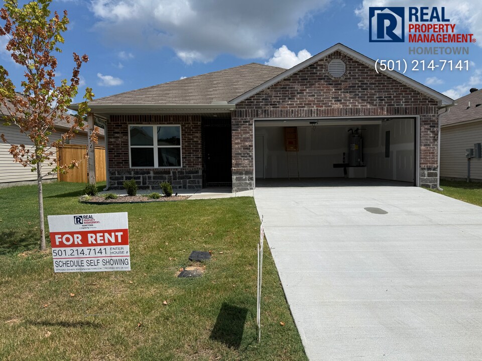 1232 Agogo Ln in Conway, AR - Building Photo
