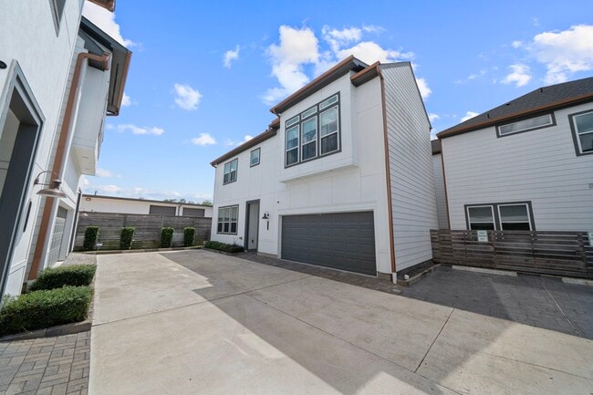 property at 9555 Neuens Rd