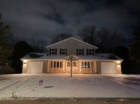 316 N 8th St in Waterford, WI - Building Photo