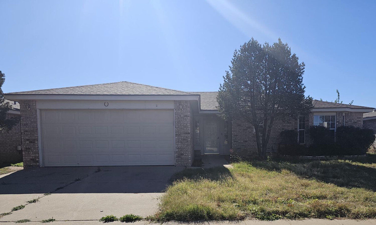 6201 15th St in Lubbock, TX - Building Photo