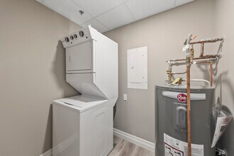 955 Ouellette Av in Windsor, ON - Building Photo - Building Photo