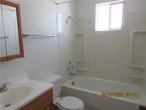 2011 Wickieup Ave in Kingman, AZ - Building Photo - Building Photo