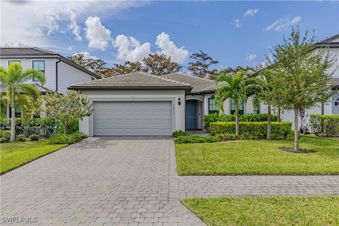 10371 Ventana Ln in Naples, FL - Building Photo