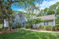 3 Remsen Ln in West Hampton Dunes, NY - Building Photo - Building Photo