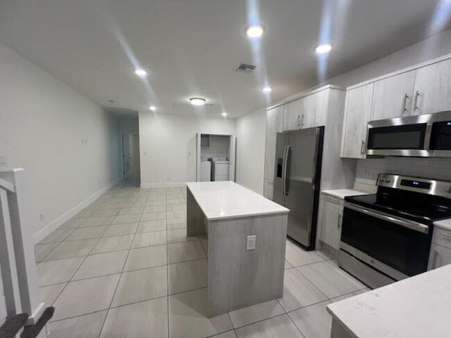 3884 Melaleuca Ln in Lake Worth Beach, FL - Building Photo - Building Photo