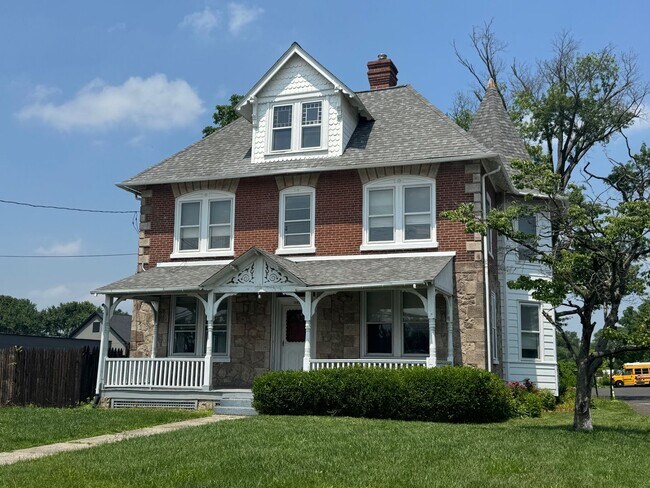 1925 W Main St in Norristown, PA - Building Photo - Building Photo