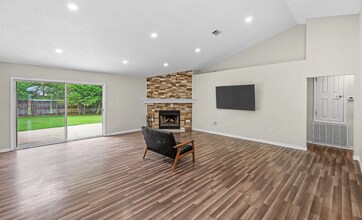 6215 Shire Ln in Crestview, FL - Building Photo - Building Photo