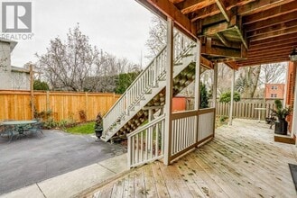 2123-2123 Harris Crescent in Burlington, ON - Building Photo - Building Photo