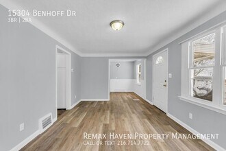 15304 Benhoff Dr in Maple Heights, OH - Building Photo - Building Photo