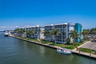 Moorings of Maximo in St. Petersburg, FL - Building Photo - Building Photo