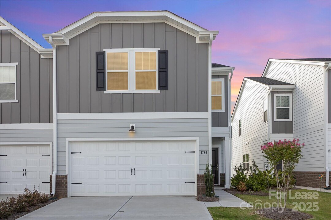 1735 Braemar Vlg Dr in Monroe, NC - Building Photo