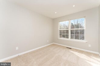 4869 Benecia Ln in Montclair, VA - Building Photo - Building Photo