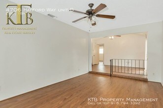 4706 Hayford Way-Unit -B in Sacramento, CA - Foto de edificio - Building Photo