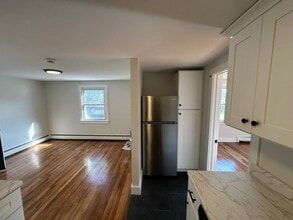 997 Broadway in Raynham, MA - Building Photo - Building Photo