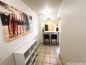 2345 Ala Wai Blvd in Honolulu, HI - Building Photo - Building Photo