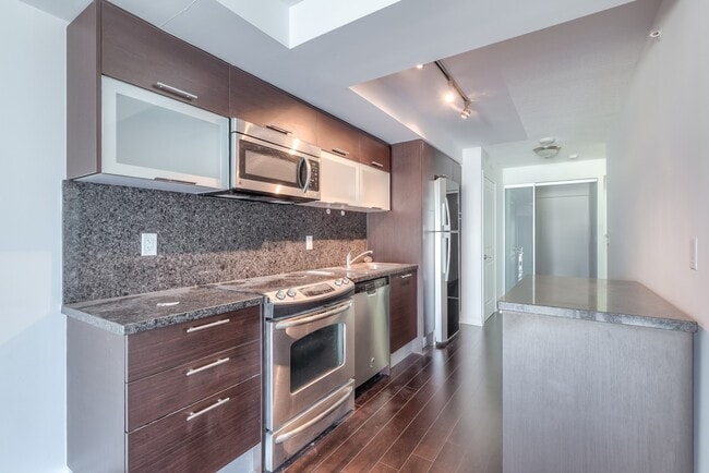 property at 386 Yonge St