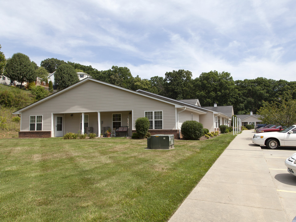 Aviemore Village in Clyde, NC - Building Photo