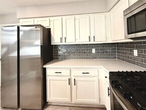 4223 Amir St in Houston, TX - Building Photo - Building Photo