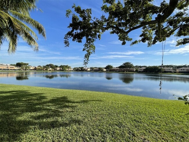 10508 NW 6th St in Pembroke Pines, FL - Building Photo - Building Photo