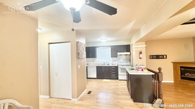 4 Sweeney Cres in Cambridge, ON - Building Photo - Building Photo