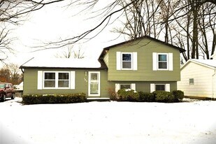 103 Virginia Manor Rd in Rochester, NY - Building Photo