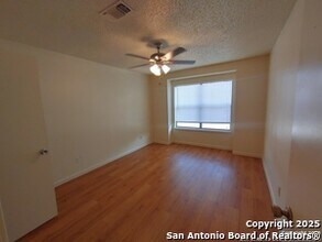 6351 Cambridge Dr in San Antonio, TX - Building Photo - Building Photo