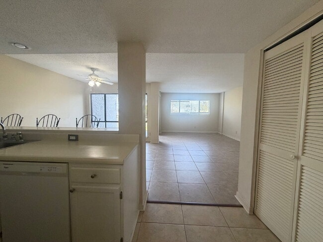 70 Paddle boat Ln in Hilton Head Island, SC - Building Photo - Building Photo