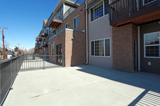 Littleton Crossing in Littleton, CO - Building Photo - Interior Photo