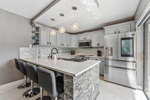 2424 24th Way in West Palm Beach, FL - Building Photo