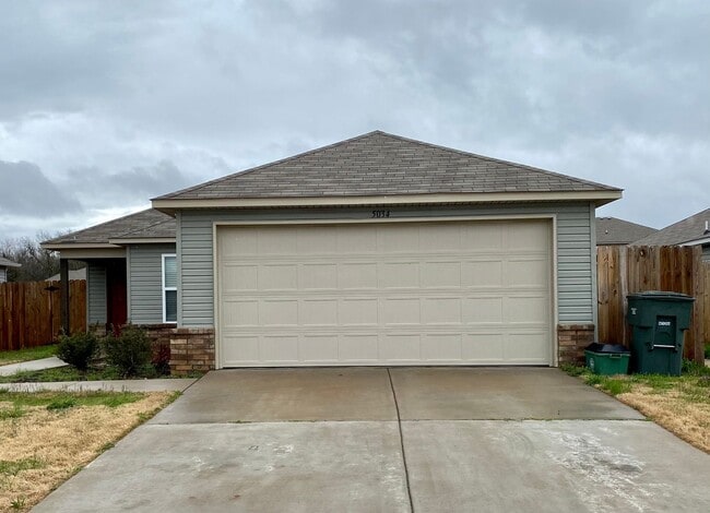 property at 5034 W Claxton Cir