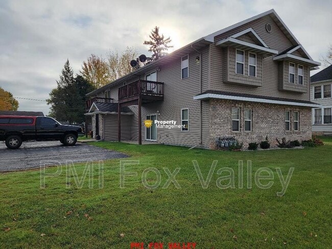 property at 406 N Main St