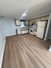 815 Ferry St in Easton, PA - Building Photo - Interior Photo