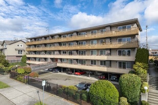 The Diplomat in Seattle, WA - Building Photo