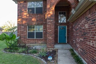 315 Glade Bridge Ln in Dickinson, TX - Building Photo